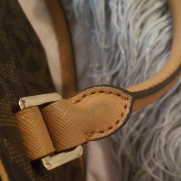 Purse - Picture 2 of 6